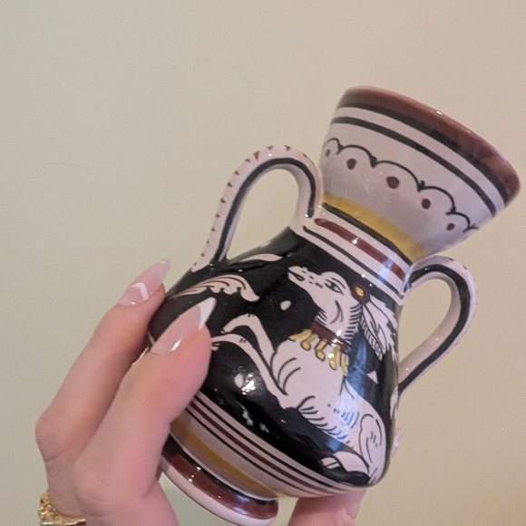 Handcrafted Black and White Ceramic Vase - Picture 4 of 9